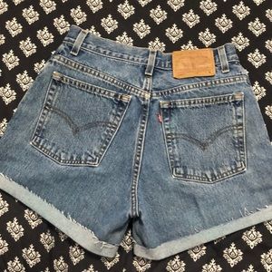 Vintage Levi Jean shorts size 8/Med.